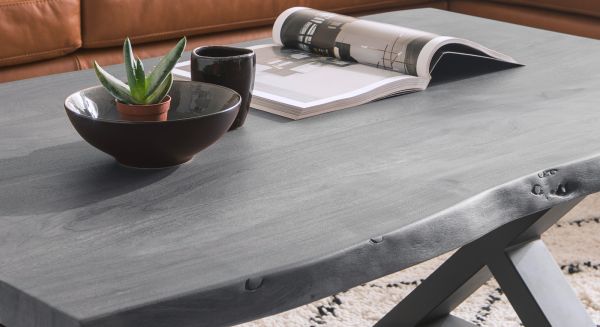 Couchtisch Cartagena in Akazie massiv grau lackiert Beistelltisch mit Edelstahl 75 x 75 cm Kufentisch