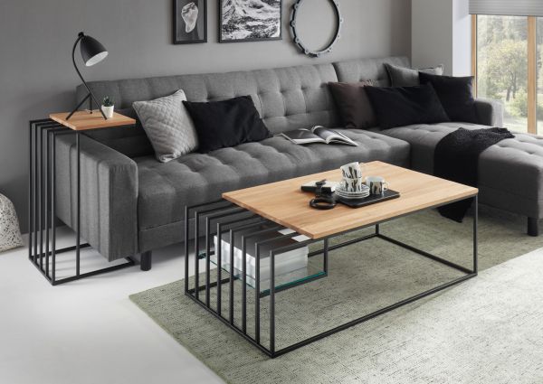 Couchtisch Juba in Eiche massiv gelt und Metallgestell schwarz Beistelltisch 120 x 60 cm