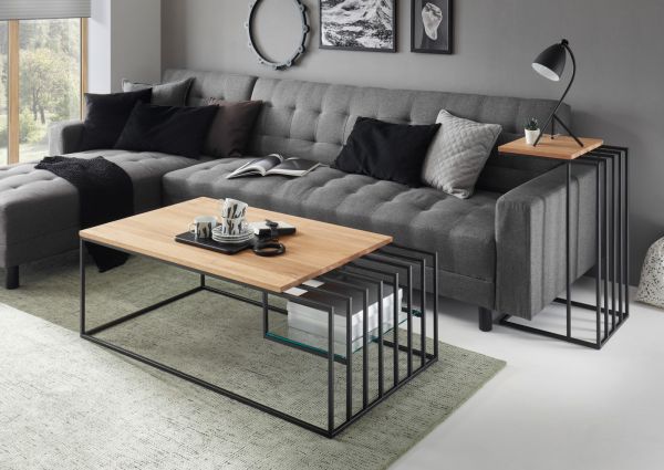 Couchtisch Juba in Eiche massiv gelt und Metallgestell schwarz Beistelltisch 120 x 60 cm