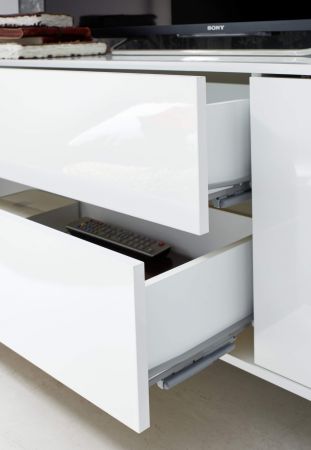 Sideboard Sheldon in wei Hochglanz Lack Kommode 130 x 84 cm