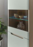 Vitrine Isgard in Pistazie matt und Scandi Eiche Vitrinenschrank skandinavisch 53 x 197 cm