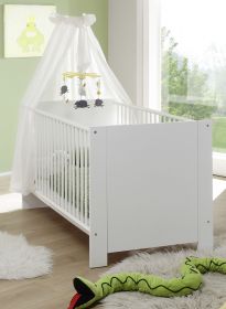 Babyzimmer Babybett Olivia in weiß Gitterbett mit Schlupfsprossen und Lattenrost Liegefläche 70 x 140 cm Babyzimmer Babybett Olivia in weiß Gitterbett mit Schlupfsprossen und Lattenrost Liegefläche 70 x 140 cm