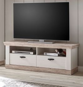 TV-Lowboard Rovola in Pinie weiß / Oslo Pinie Landhaus TV-Unterteil 134 x 51 cm TV-Lowboard Rovola in Pinie weiß / Oslo Pinie Landhaus TV-Unterteil 134 x 51 cm