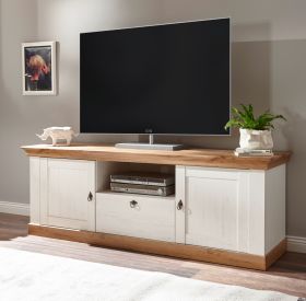 TV-Lowboard Hemsby in weiß Pinie und Eiche Wotan Landhaus TV Unterteil mit Komforthöhe 183 x 64 cm TV-Lowboard Hemsby in weiß Pinie und Eiche Wotan Landhaus TV Unterteil mit Komforthöhe 183 x 64 cm