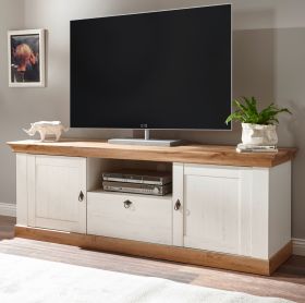 TV-Lowboard Hemsby in weiß Pinie und Eiche Wotan Landhaus TV Unterteil mit Komforthöhe 183 x 64 cm TV-Lowboard Hemsby in weiß Pinie und Eiche Wotan Landhaus TV Unterteil mit Komforthöhe 183 x 64 cm