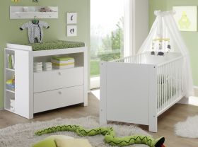 Babyzimmer Olivia in weiß komplett Set 4-teilig mit Babybett Wickelkommode mit Regal und Wandregal